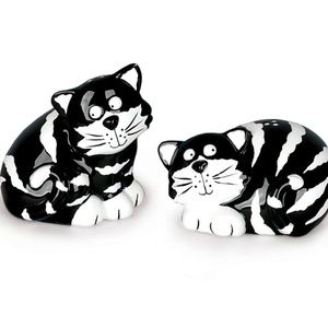 Ceramic Kitty Cat Salt and Pepper Shakers